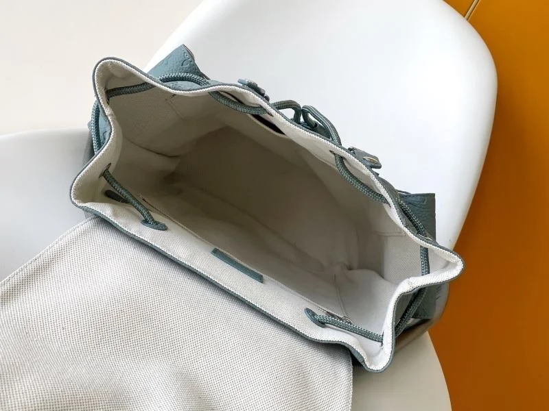Supportive Louis Vuitton Backpacks 43090
