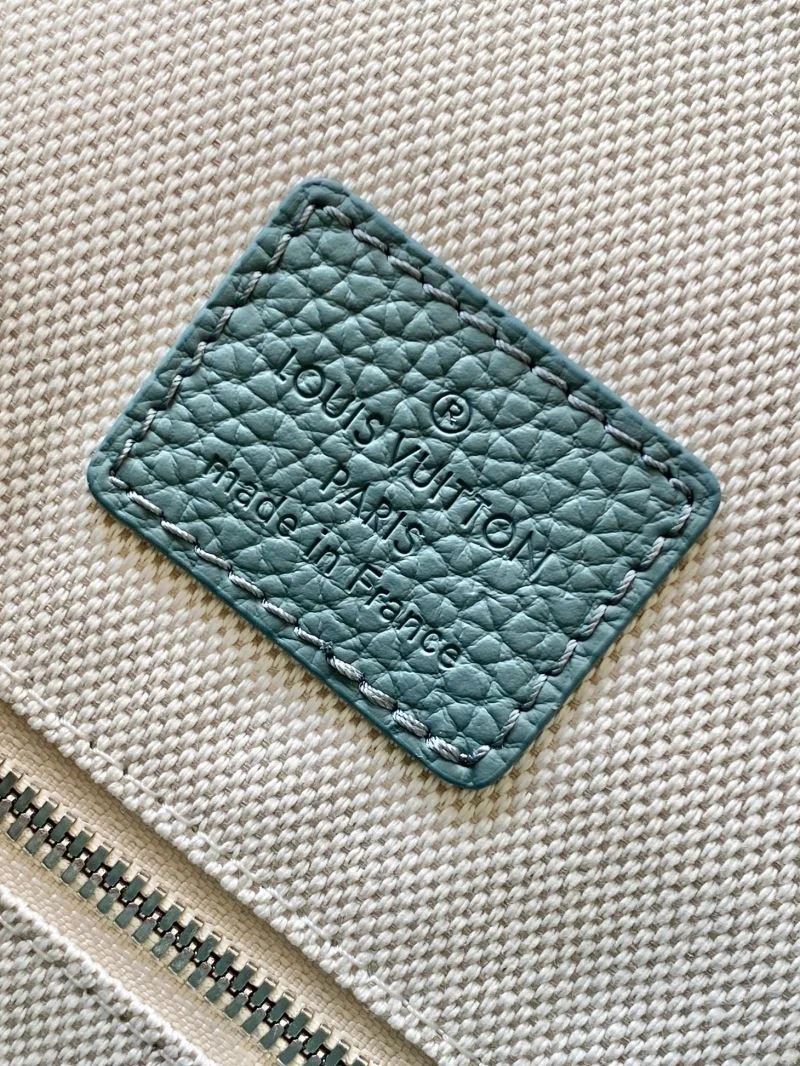 Supportive Louis Vuitton Backpacks 43090