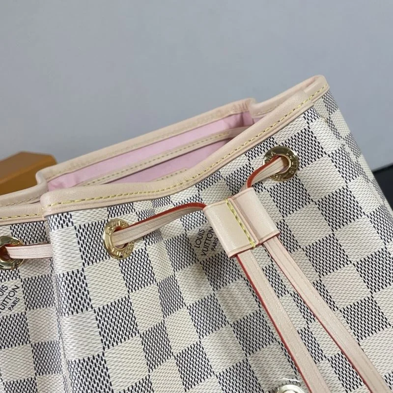 Stretchable Louis Vuitton Backpacks 41650