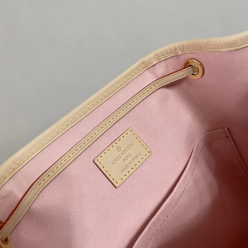Stretchable Louis Vuitton Backpacks 41650