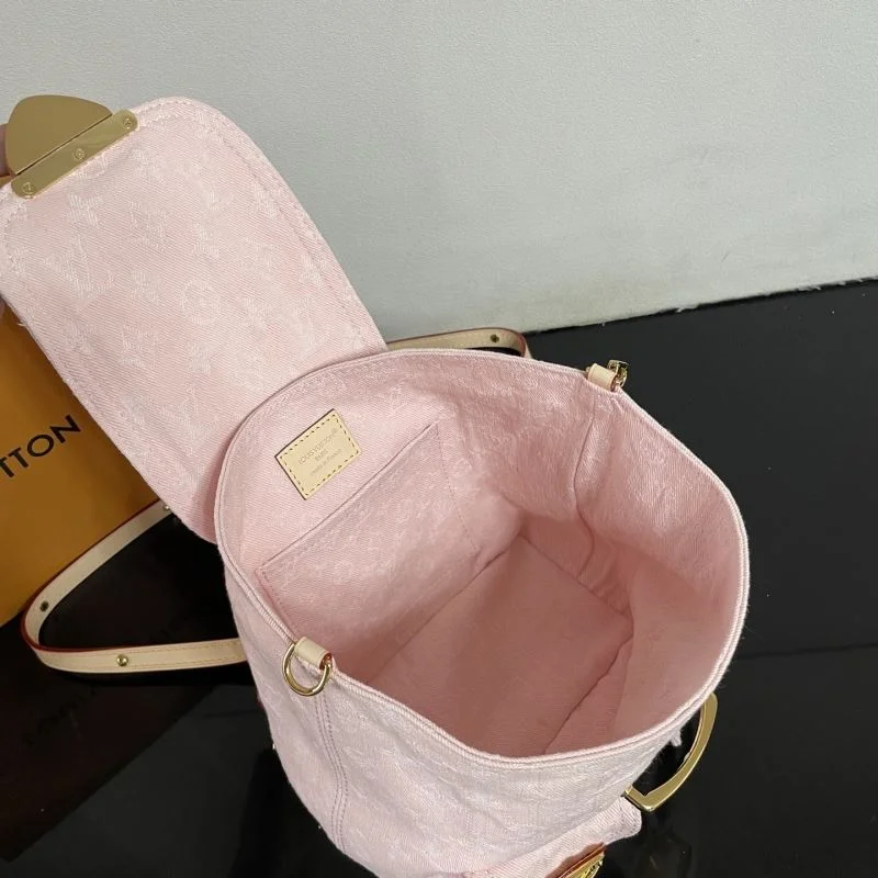Louis Vuitton Backpacks Breathable 41659
