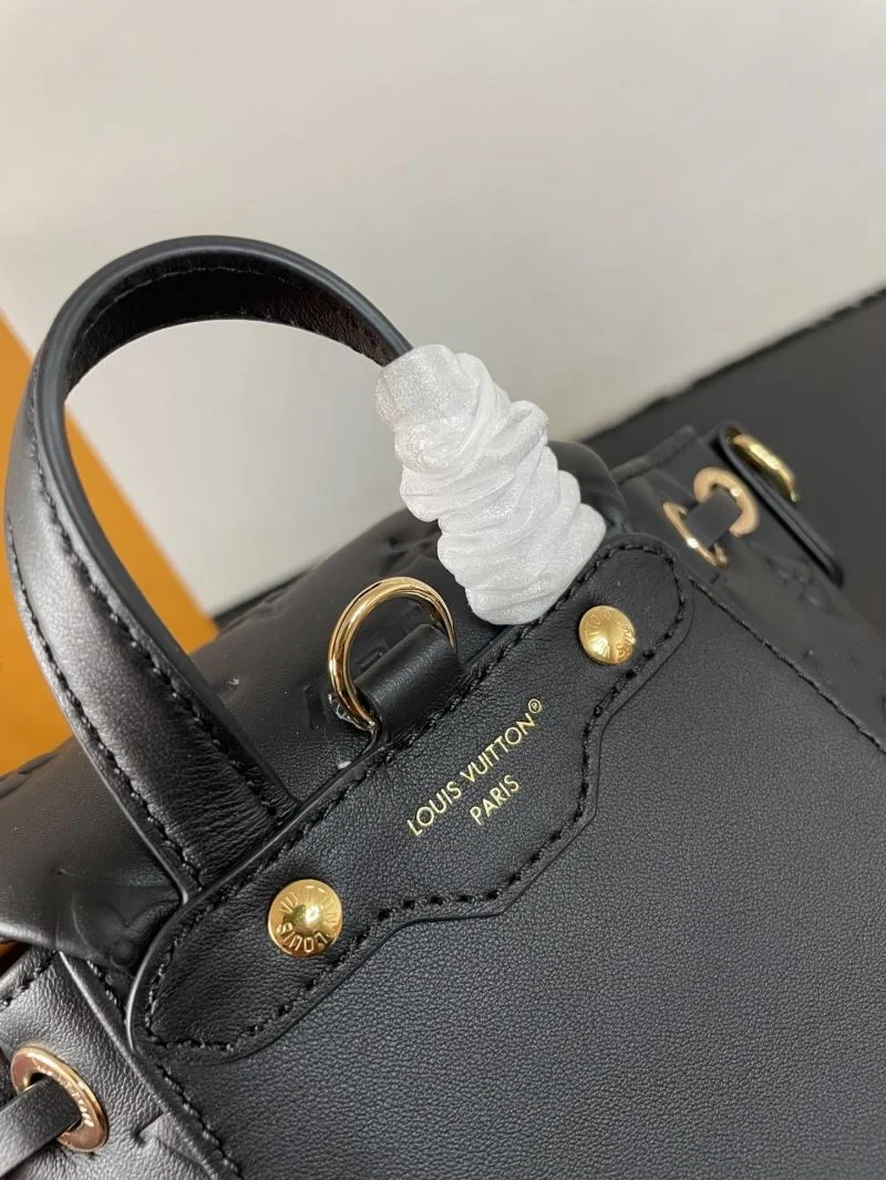 Louis Vuitton Backpacks UrbanChic 41645