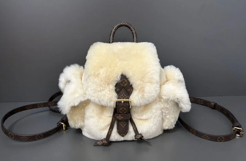 StreetReady Louis Vuitton Backpacks 41439