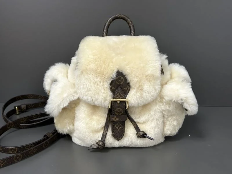 StreetReady Louis Vuitton Backpacks 41439
