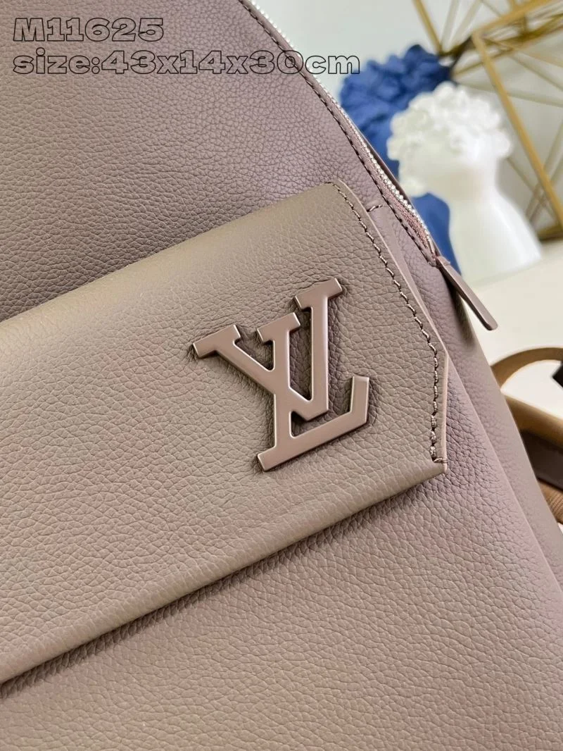 Louis Vuitton Backpacks Sleek 41438