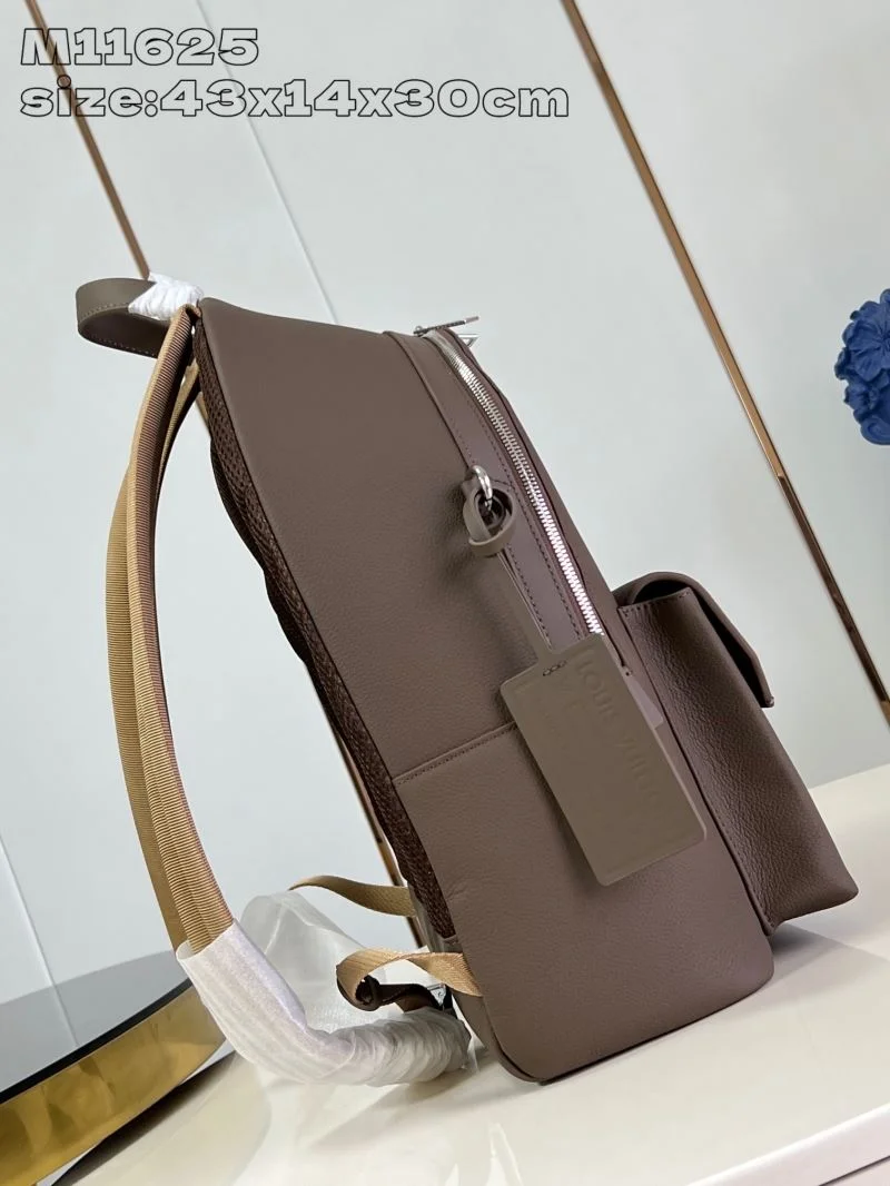 Louis Vuitton Backpacks Sleek 41438