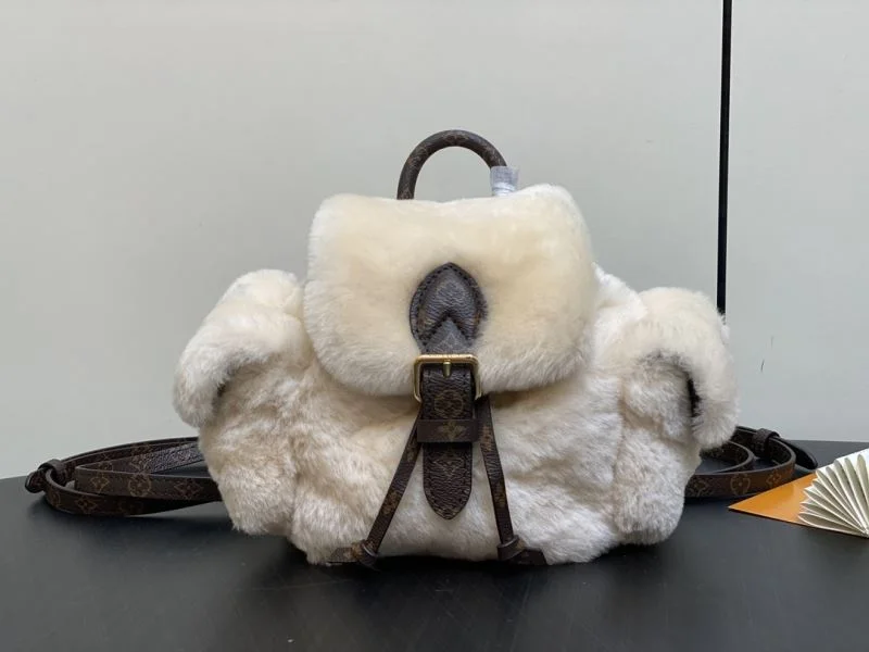Louis Vuitton Backpacks EasyCare 41523