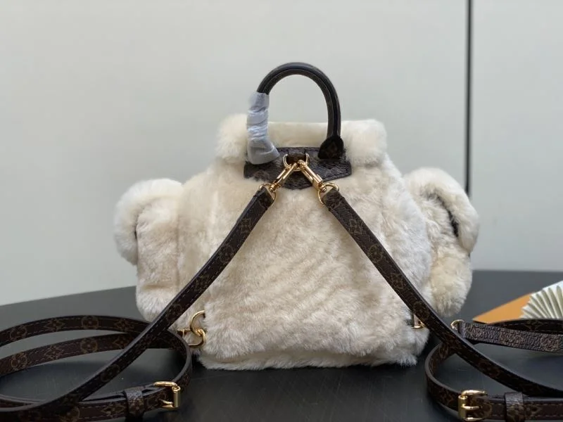 Louis Vuitton Backpacks EasyCare 41523