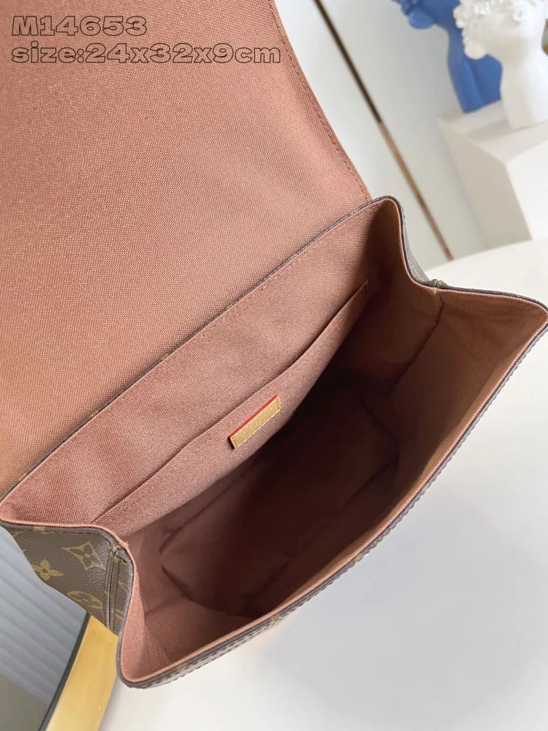 SmoothTexture Louis Vuitton Backpacks 40829