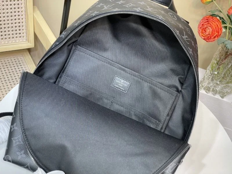 Sleek Louis Vuitton Backpacks 40783