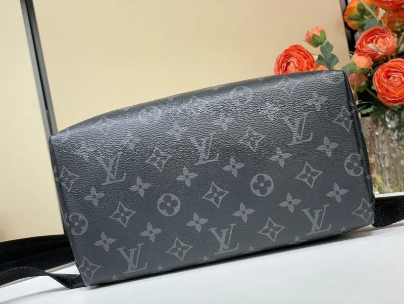 Sleek Louis Vuitton Backpacks 40783