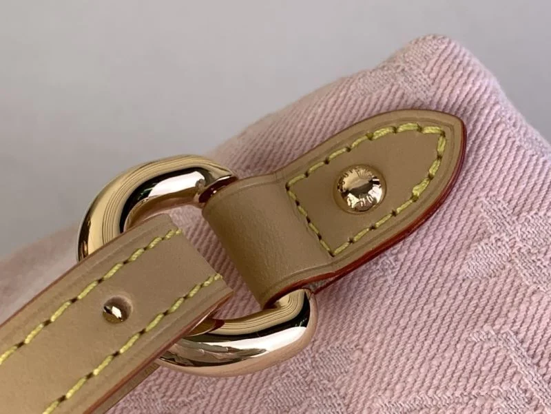 Louis Vuitton Backpacks Flexible 40779