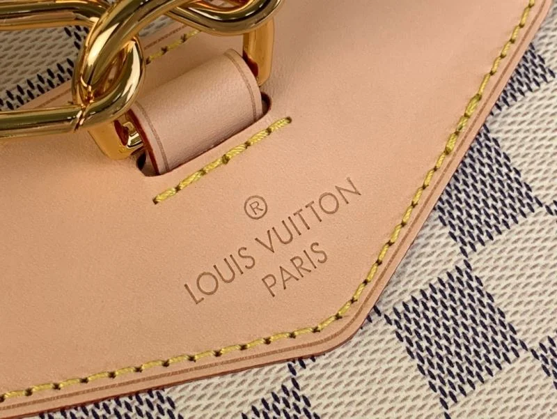 Louis Vuitton Backpacks Minimalist 40860
