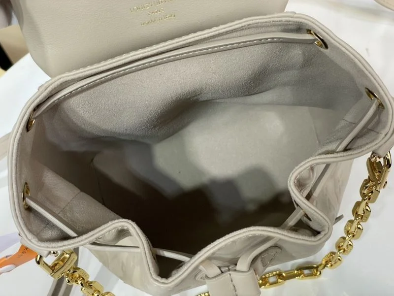 FashionForward Louis Vuitton Backpacks 40782