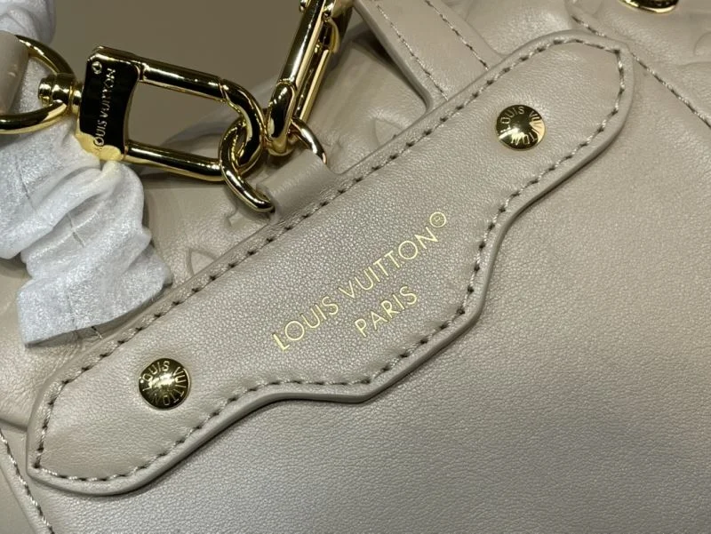 FashionForward Louis Vuitton Backpacks 40782