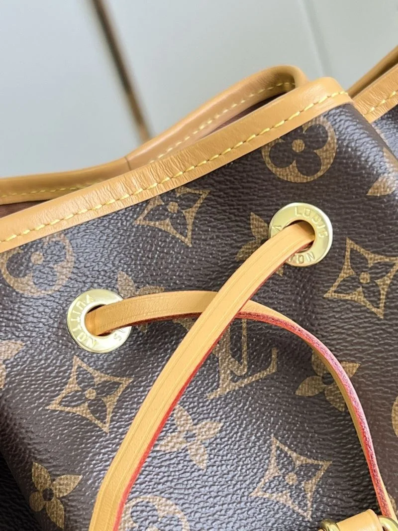 Louis Vuitton Backpacks Breathable 49239