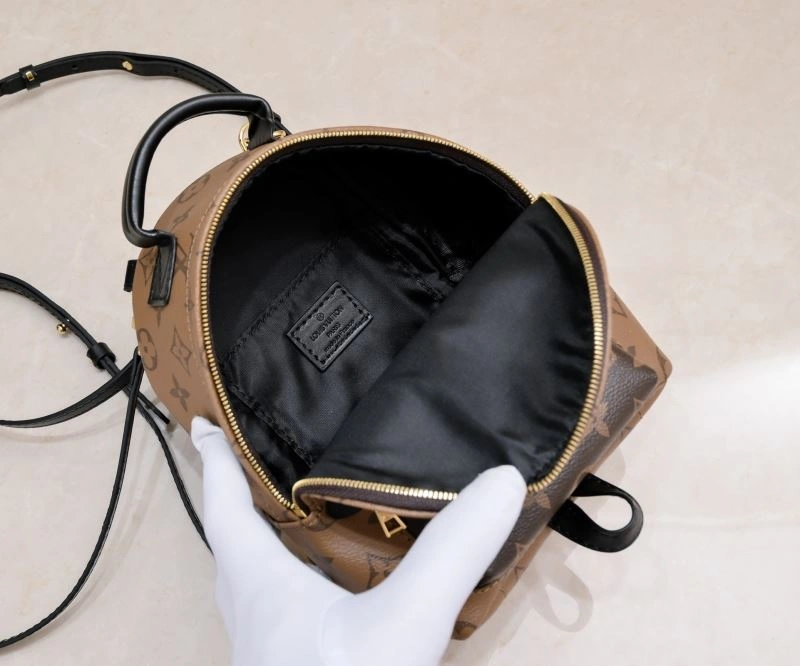 Louis Vuitton Backpacks WeatherProof 79928