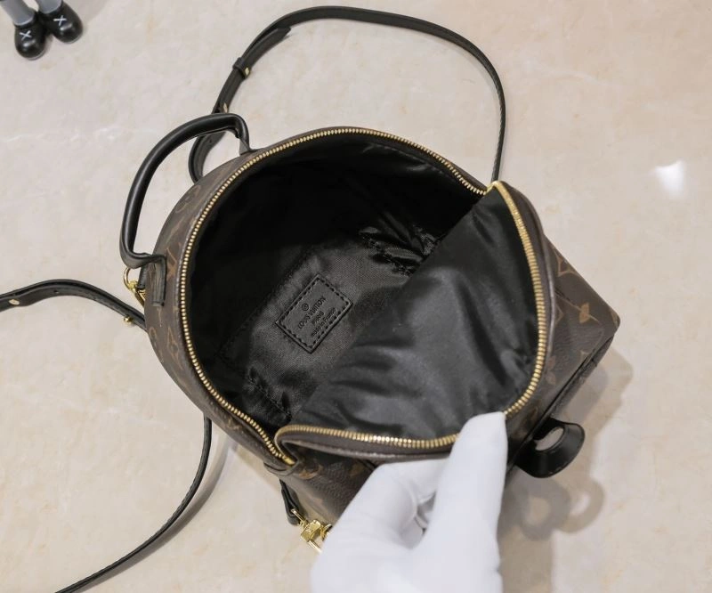 Louis Vuitton Backpacks WaterResistant 79922