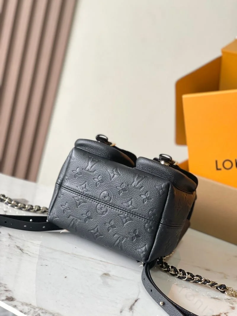 Louis Vuitton Backpacks Chic 40180