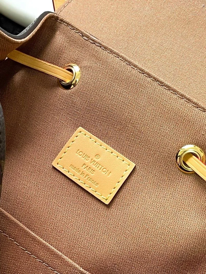 Bright Louis Vuitton Backpacks 40153