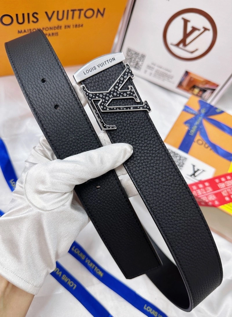 Versatile Louis Vuitton Belts 299285