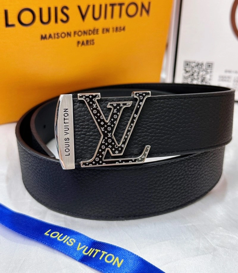 Versatile Louis Vuitton Belts 299285