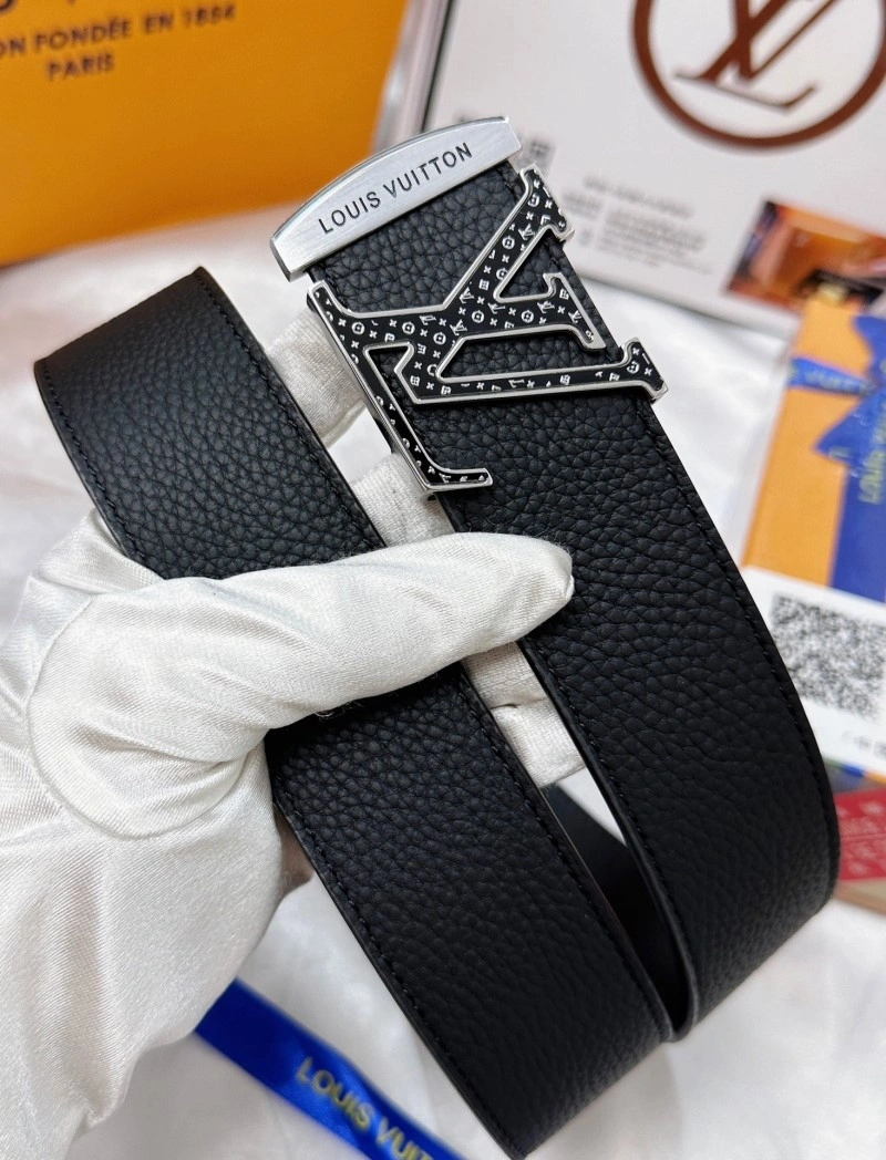 Versatile Louis Vuitton Belts 299285