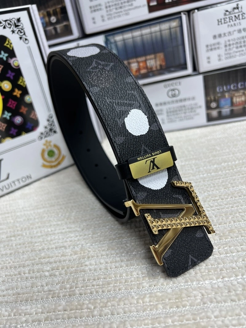 Versatile Louis Vuitton Belts 299153