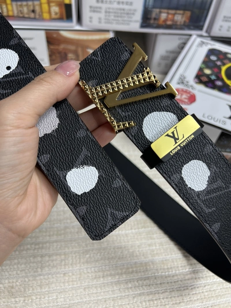 Versatile Louis Vuitton Belts 299153