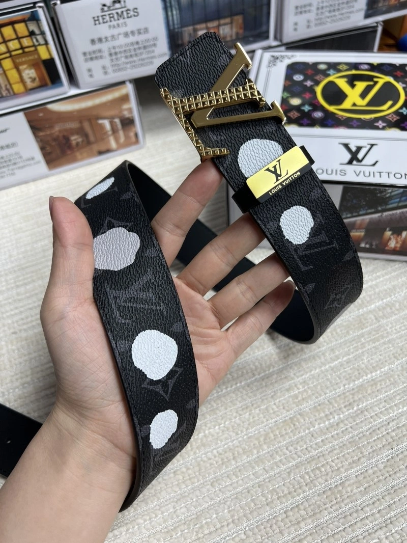 Versatile Louis Vuitton Belts 299153