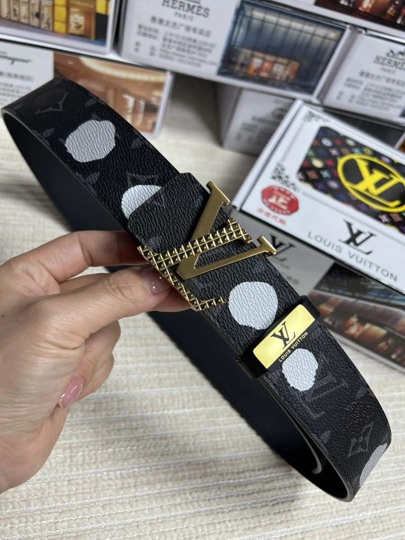 Versatile Louis Vuitton Belts 299153