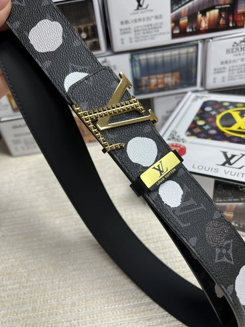 Versatile Louis Vuitton Belts 299153