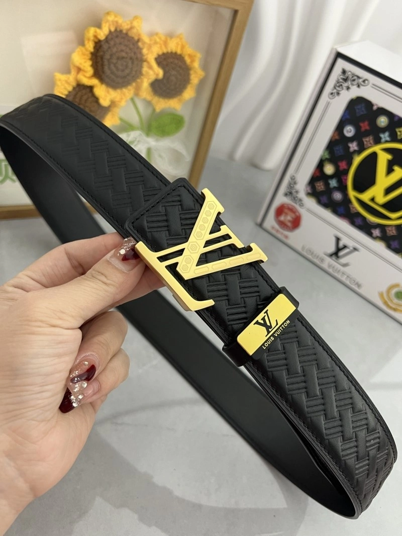 Sporty Louis Vuitton Belts 299101
