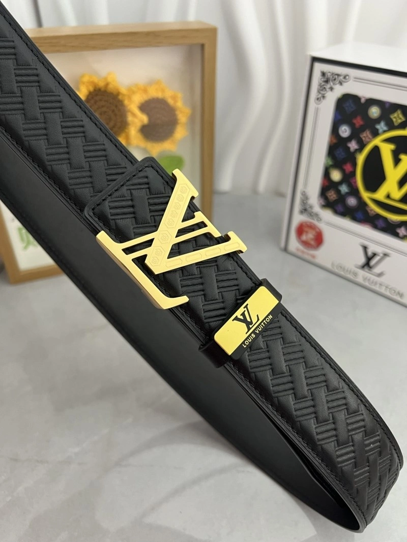 Sporty Louis Vuitton Belts 299101