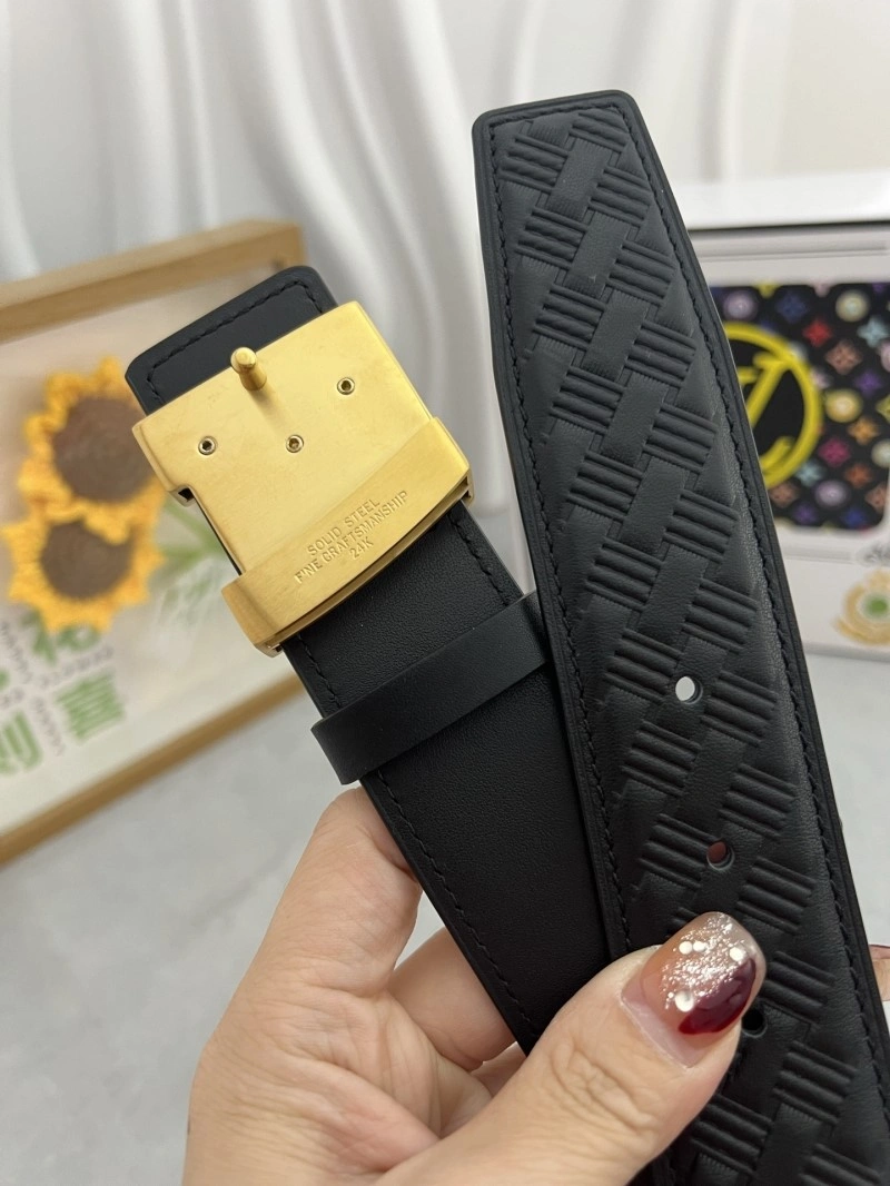 Sporty Louis Vuitton Belts 299101