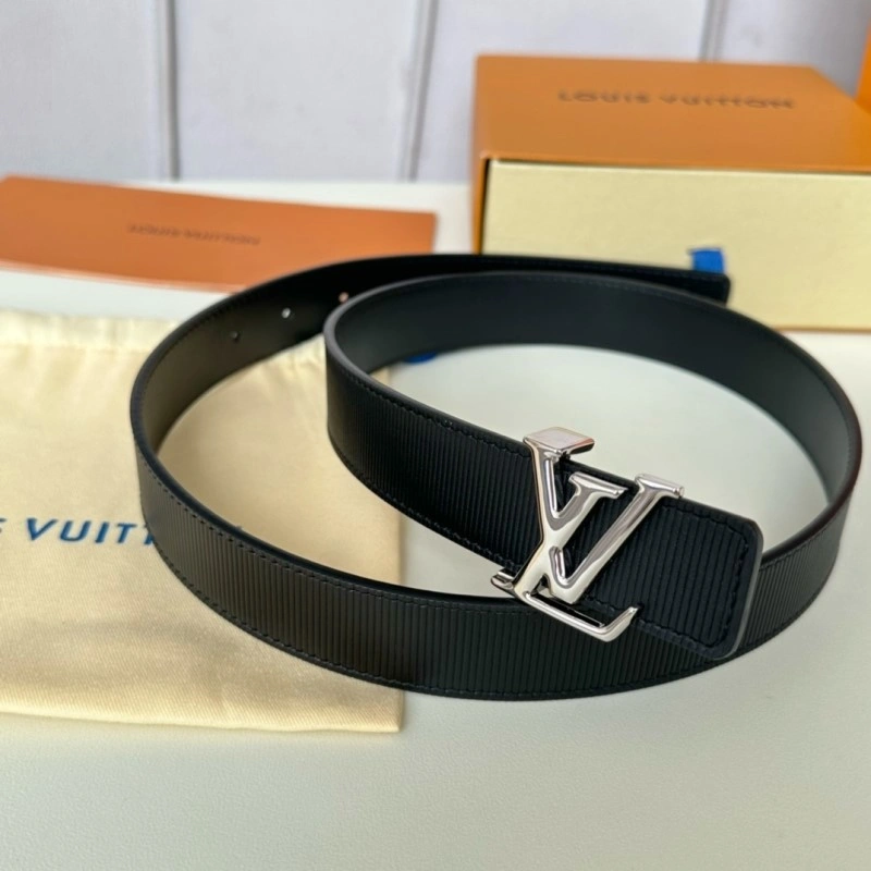 Snug Louis Vuitton Belts 299009