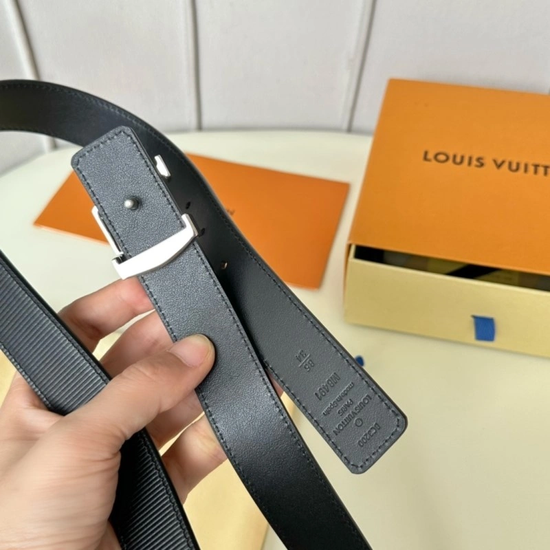 Snug Louis Vuitton Belts 299009