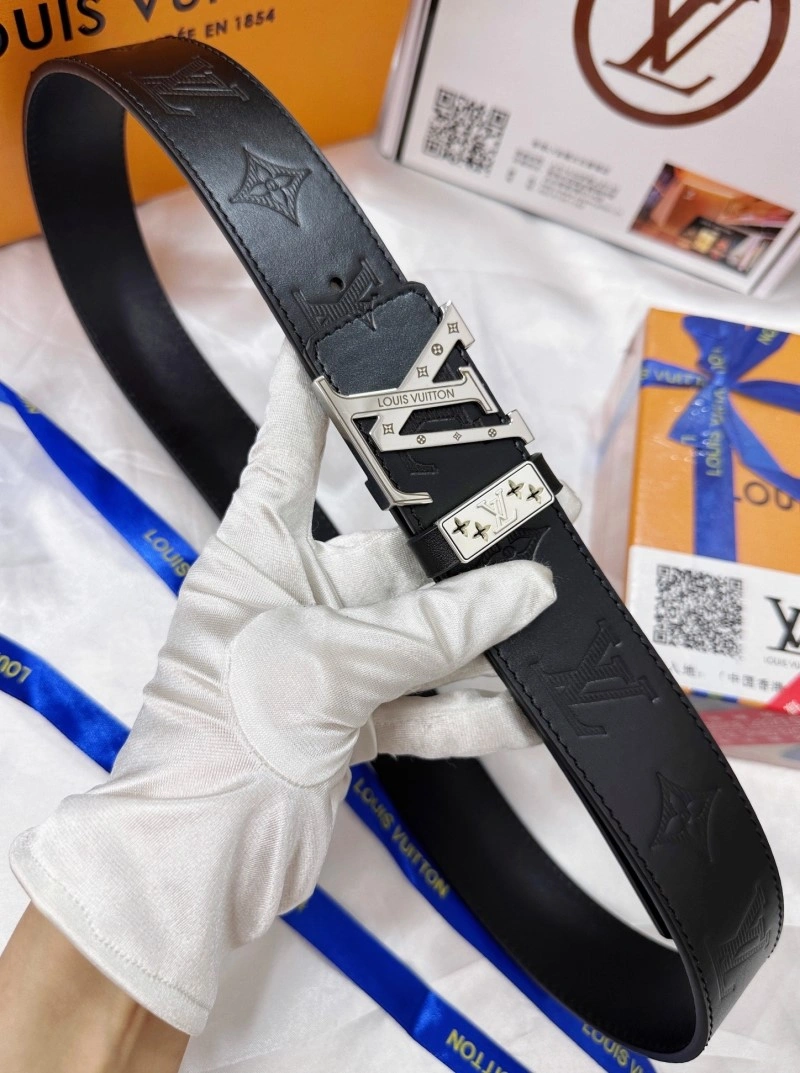 Louis Vuitton Belts Fashionable 301811