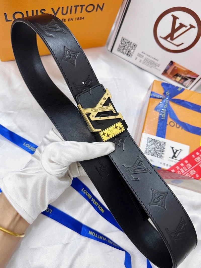 Louis Vuitton Belts Fashionable 301811