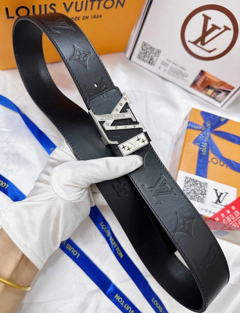 Louis Vuitton Belts Fashionable 301811