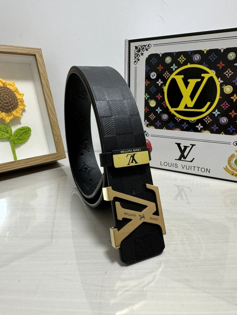 Minimalist Louis Vuitton Belts 301769