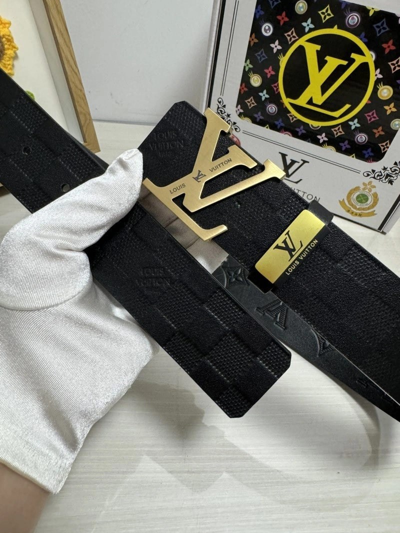 Minimalist Louis Vuitton Belts 301769