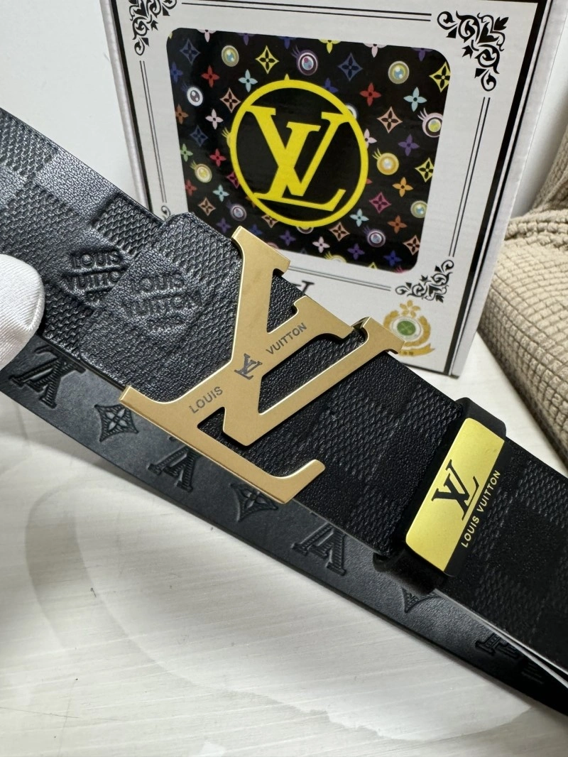 Minimalist Louis Vuitton Belts 301769