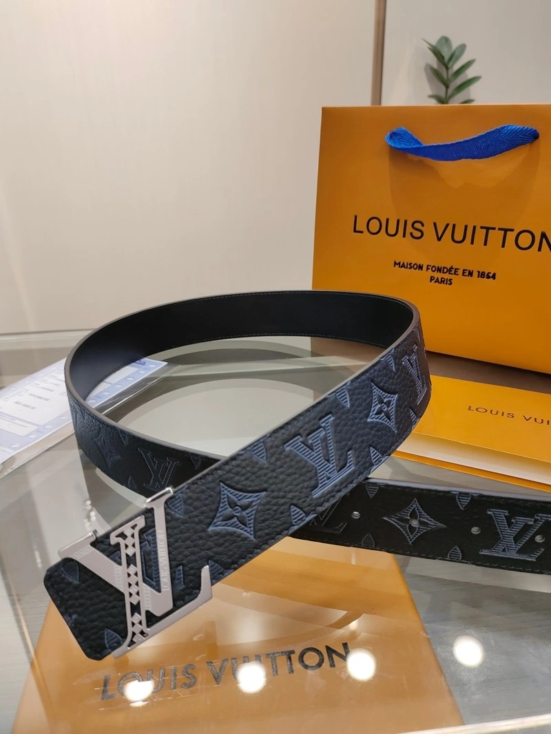 Unisex Louis Vuitton Belts 301720