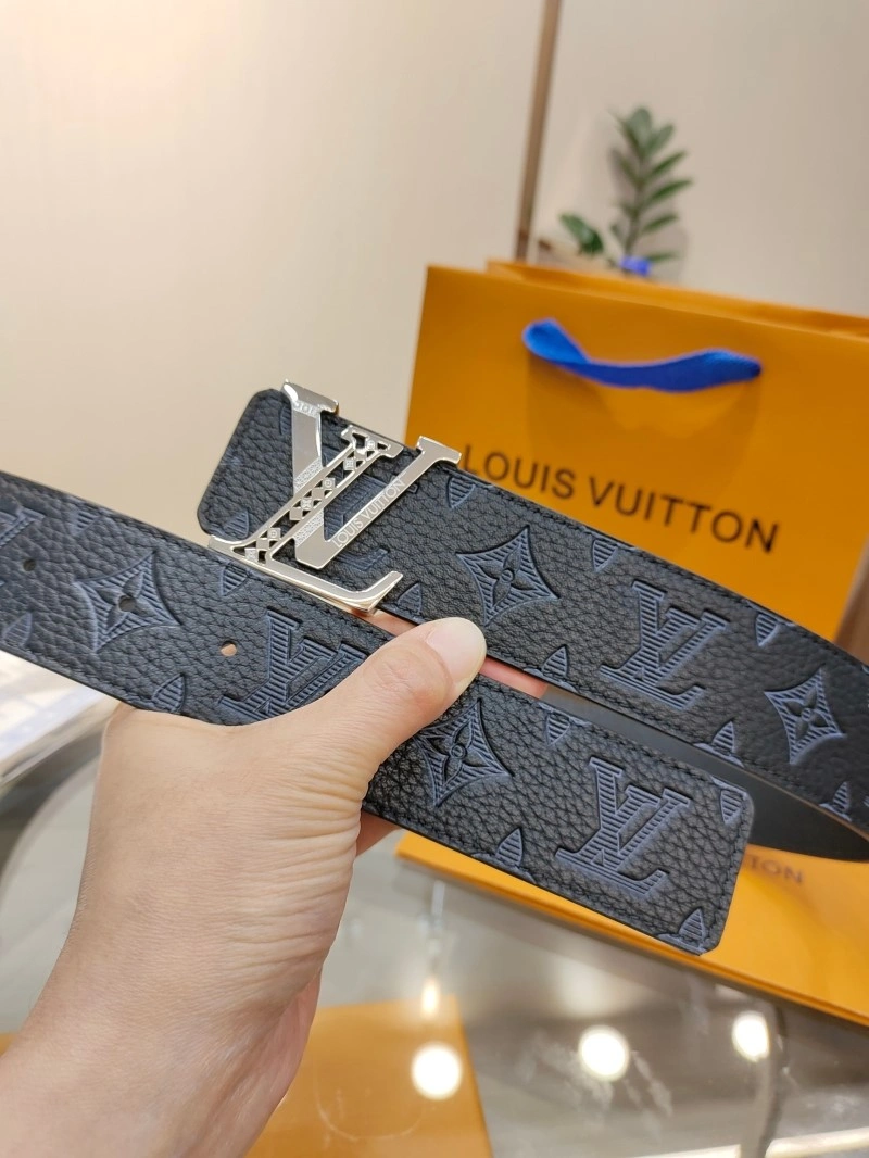 Unisex Louis Vuitton Belts 301720