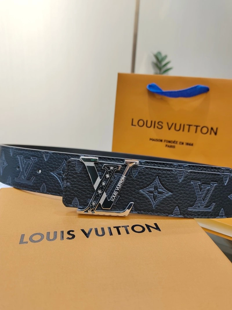 Unisex Louis Vuitton Belts 301720