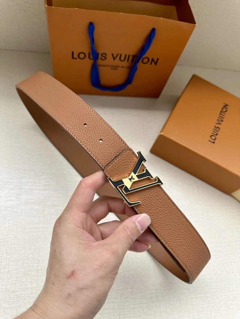 Versatile Louis Vuitton Belts 301685