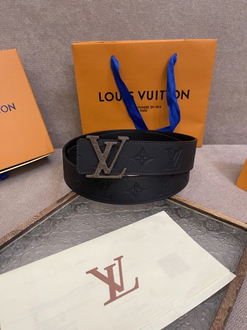 Effortless Louis Vuitton Belts 301639