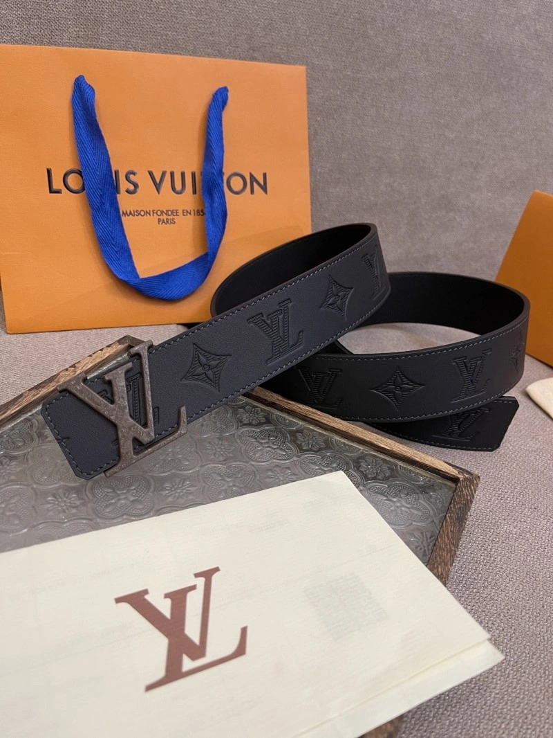 Effortless Louis Vuitton Belts 301639