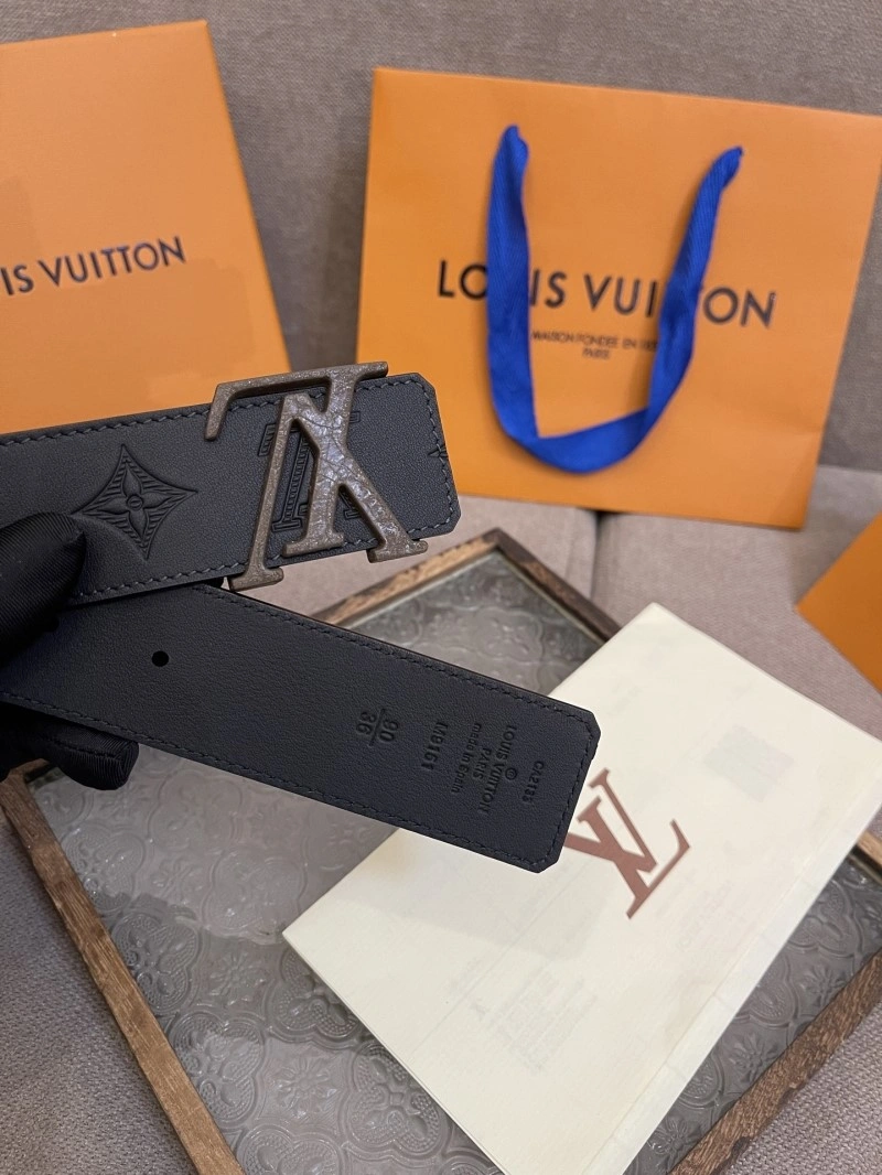 Effortless Louis Vuitton Belts 301639